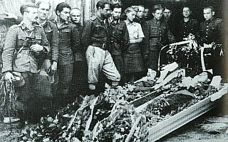 Uroczystości pogrzebowe 9 Żołnierzy Wyklętych Uroczystości pogrzebowe 9 Żołnierzy Wyklętych